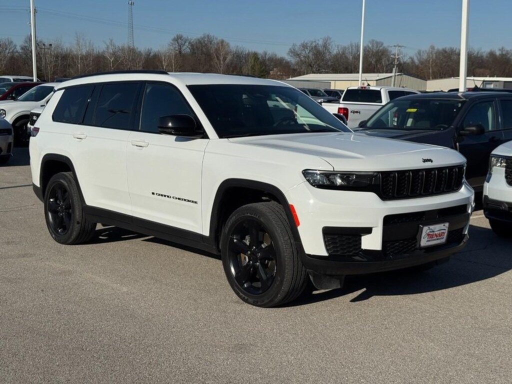 Used 2023 Jeep Grand Cherokee L Laredo SUV