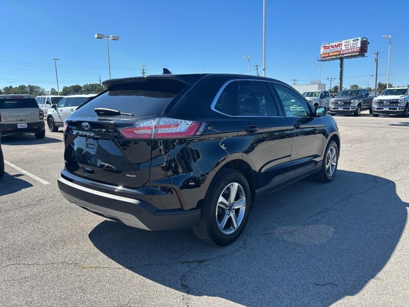 2022 Ford Edge SEL photo 3