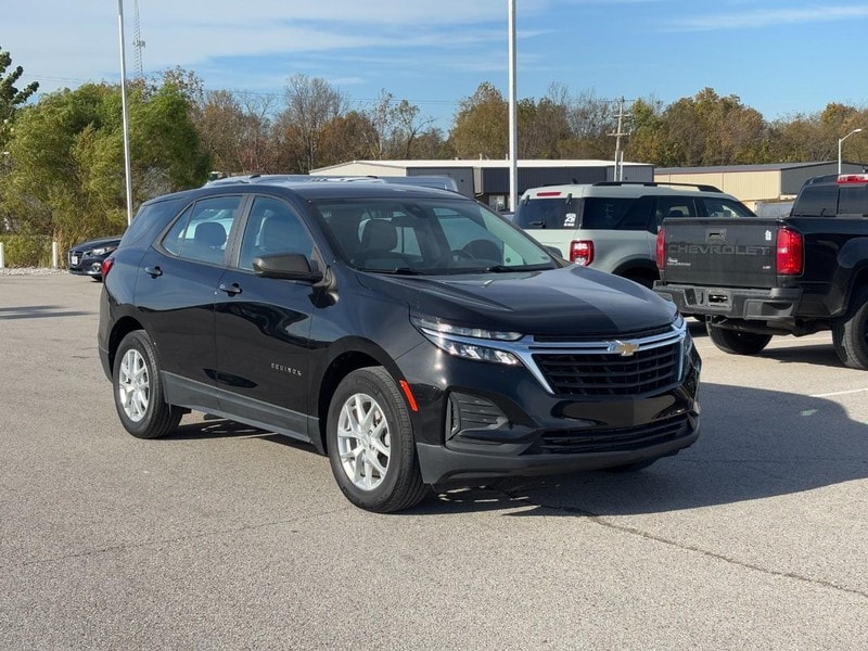 Used 2022 Chevrolet Equinox 1FL with VIN 2GNAXFEV3N6114748 for sale in Moscow Mills, MO