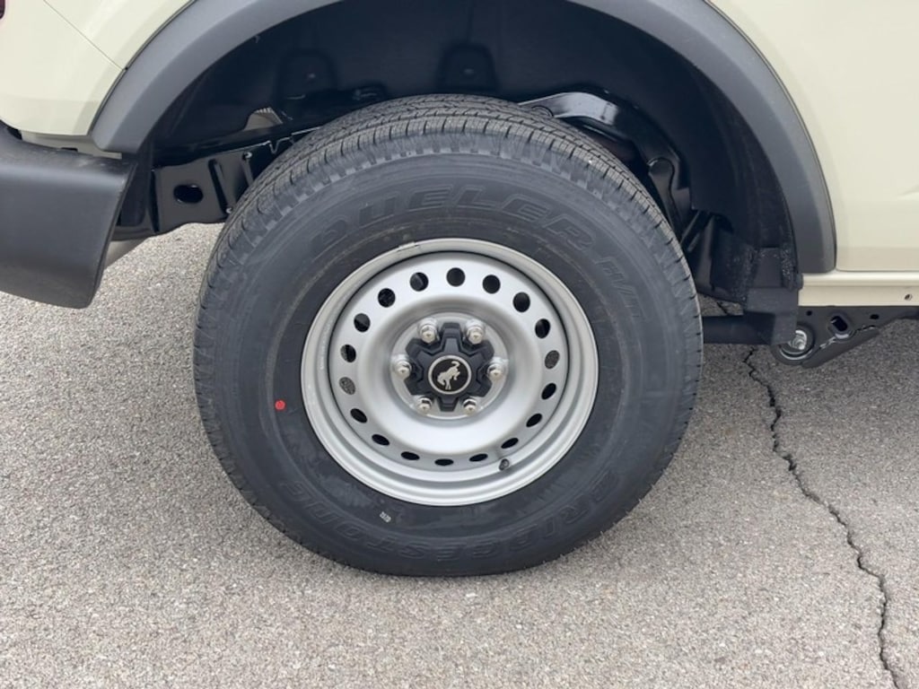 New 2025 Ford Bronco Base SUV