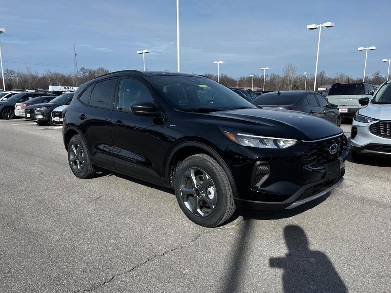 2025 Ford Escape ST-Line photo 2