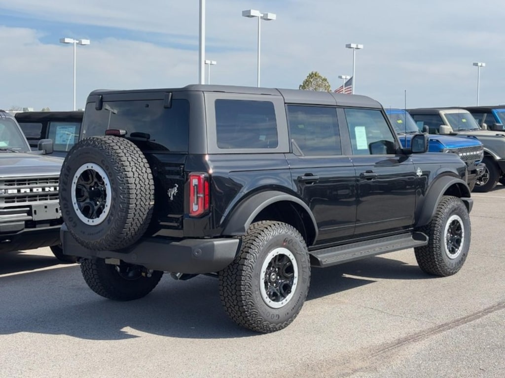 New 2025 Ford Bronco Outer Banks SUV