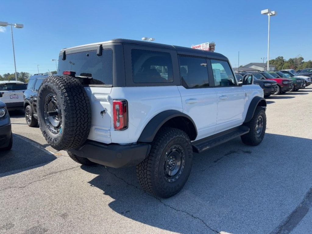 New 2025 Ford Bronco Outer Banks SUV