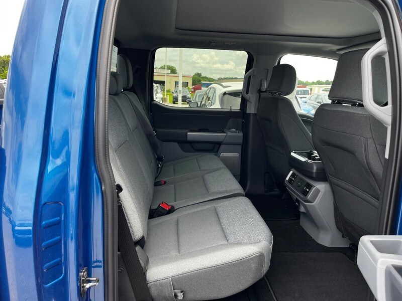 2025 Ford F-150 XLT photo 4