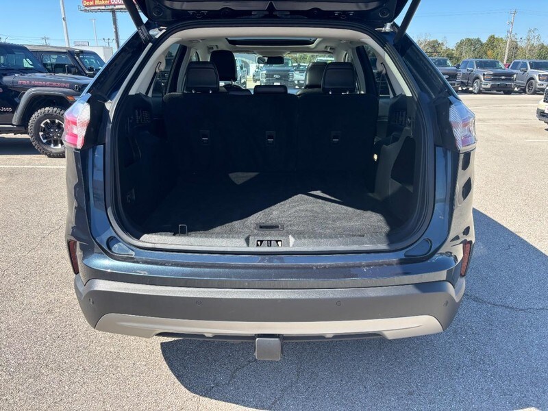 2022 Ford Edge SEL photo 4