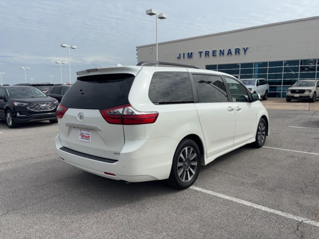Used 2020 Toyota Sienna  Van