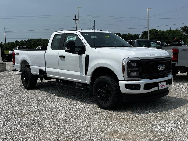 2025 Ford F-250 photo 3