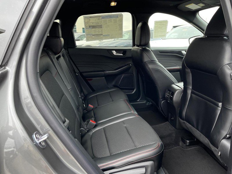 2025 Ford Escape ST-Line photo 4