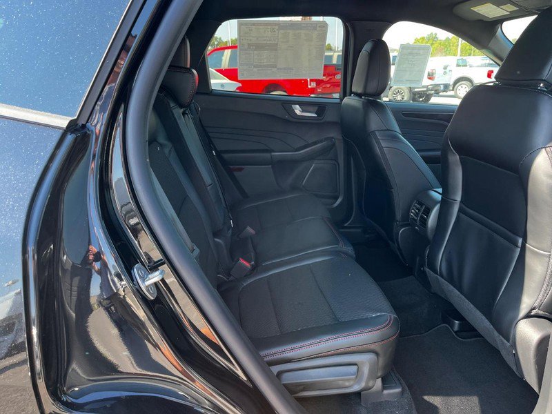 2025 Ford Escape ST-Line photo 4