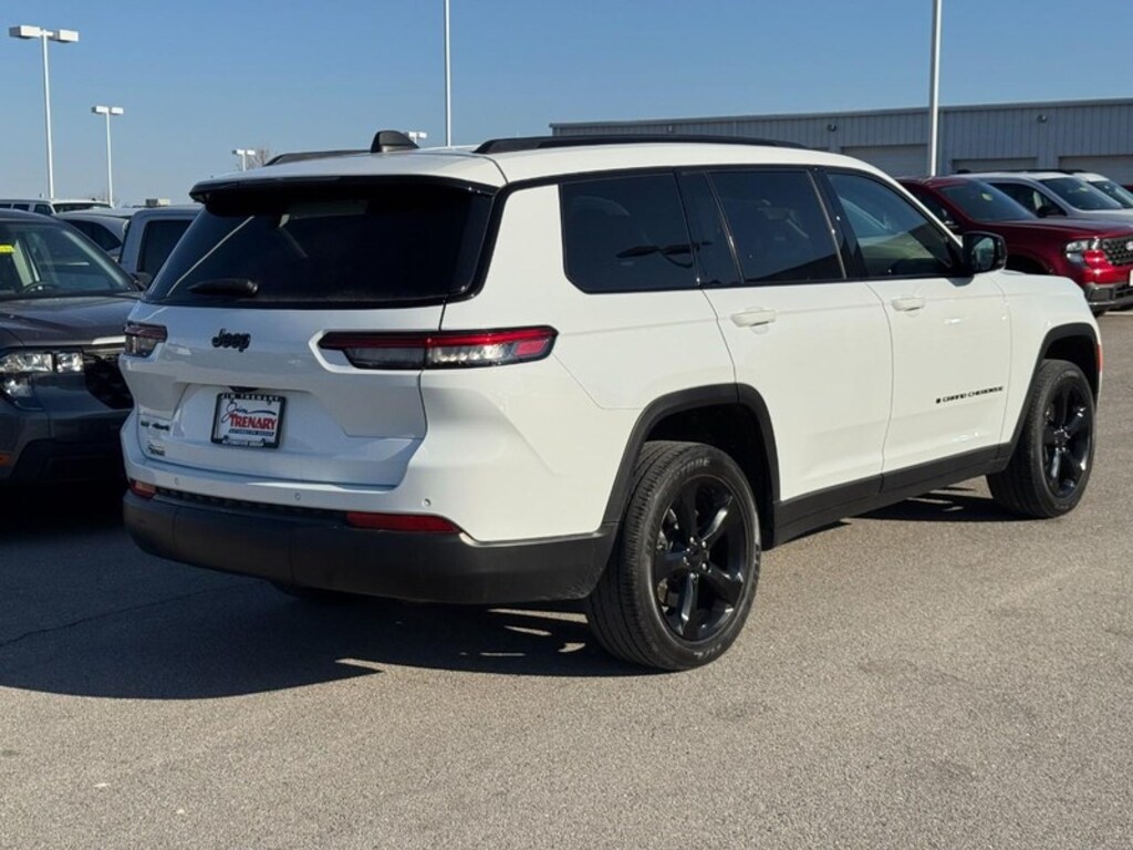 Used 2023 Jeep Grand Cherokee L Laredo SUV