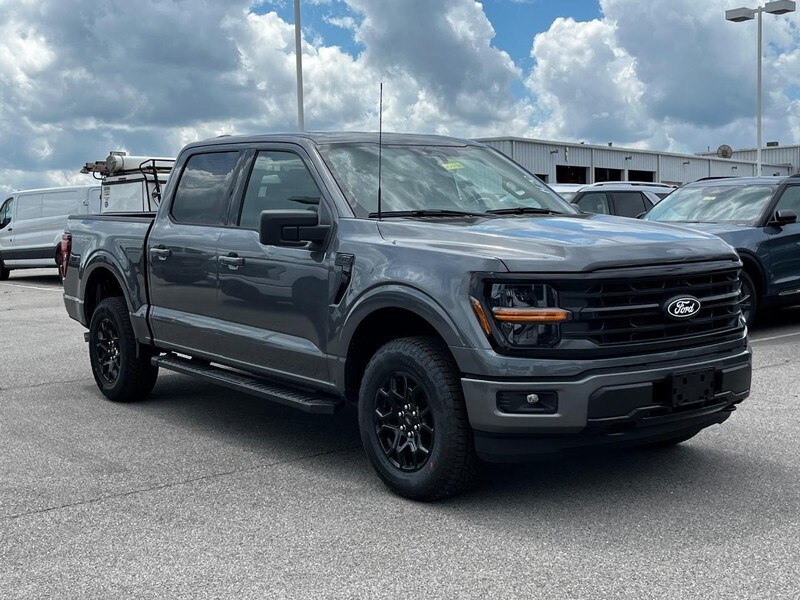 2025 Ford F-150 XLT photo 2