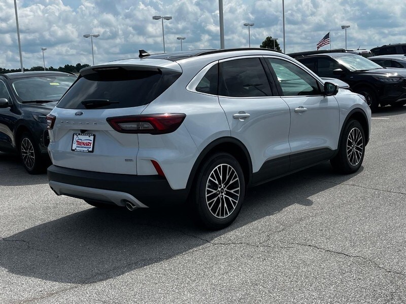 2025 Ford Escape photo 2