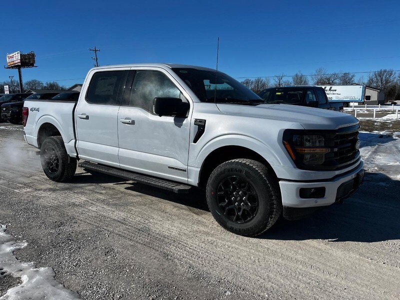 2025 Ford F-150 XLT photo 2