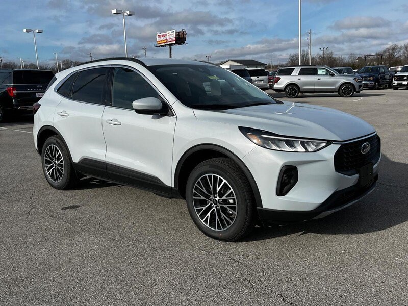 2025 Ford Escape photo 3