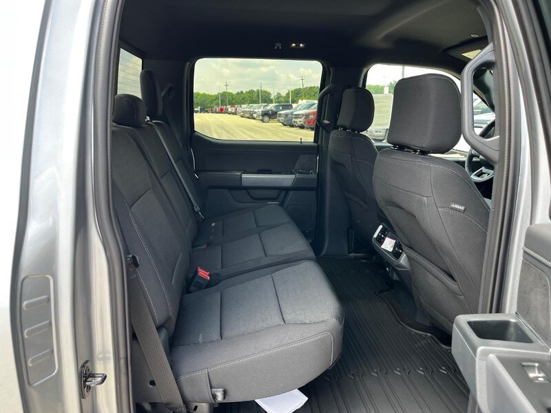 2025 Ford F-150 XLT photo 4