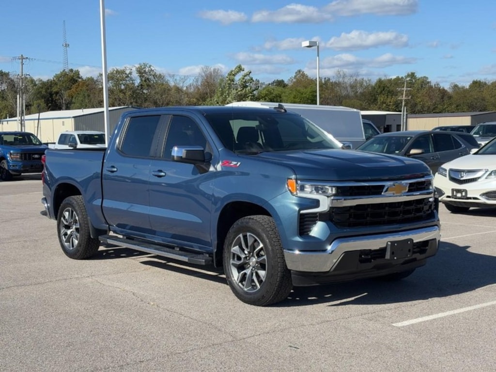 Used 2024 Chevrolet Silverado 1500 LT w/1LT Truck Crew Cab