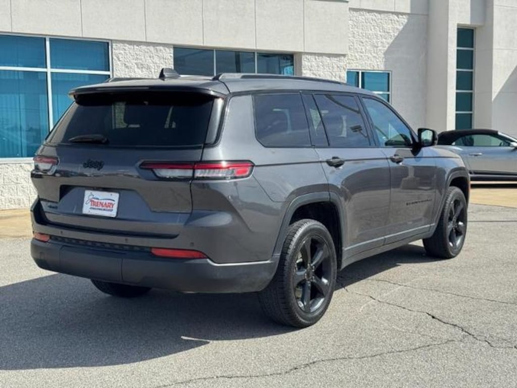Used 2023 Jeep Grand Cherokee L Laredo SUV