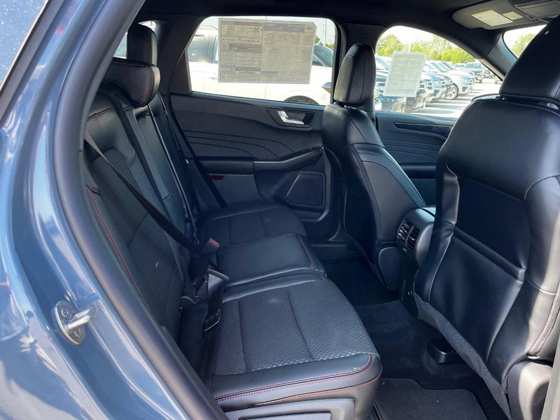 2025 Ford Escape ST-Line photo 4