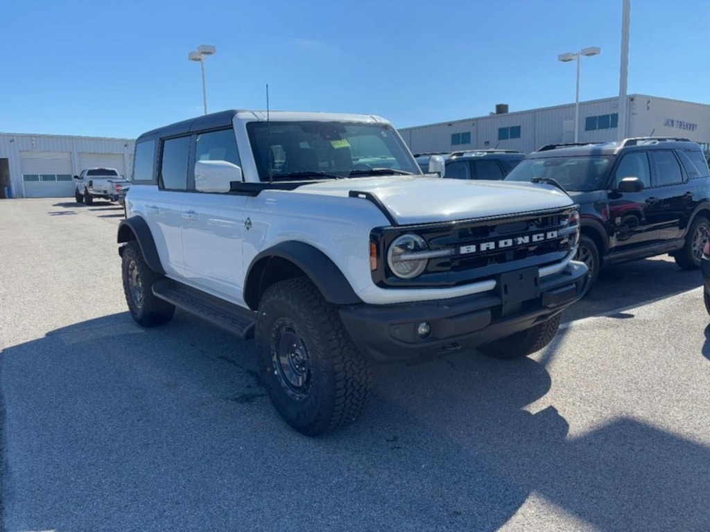 New 2025 Ford Bronco Outer Banks SUV