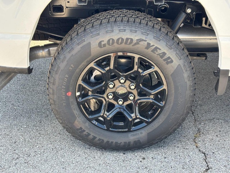 2025 Ford F-150 XLT photo 4