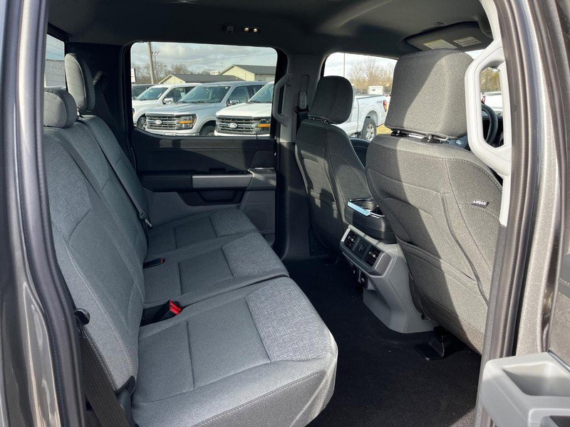 2025 Ford F-150 XLT photo 4