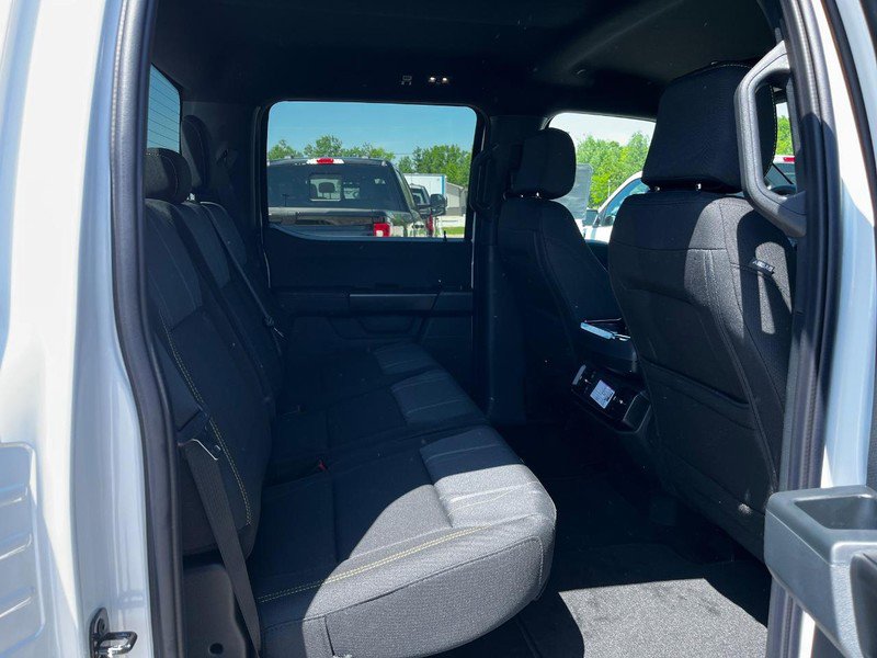 2025 Ford F-150 STX photo 4
