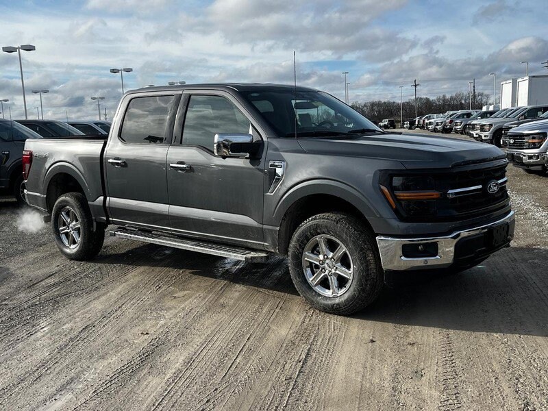 2025 Ford F-150 XLT photo 2