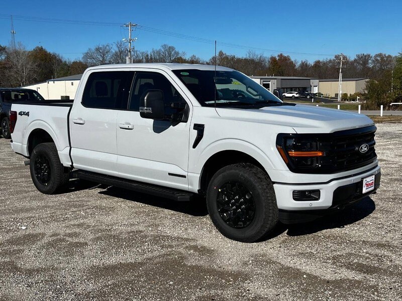 2024 Ford F-150 XLT photo 2