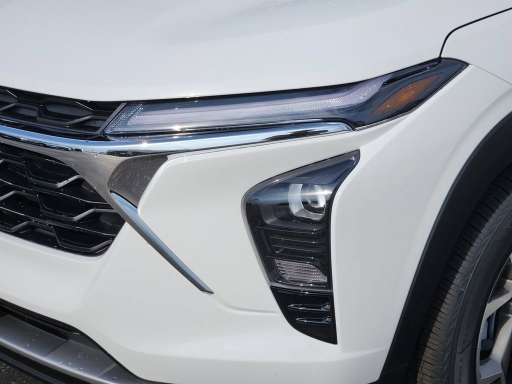 2026 Chevrolet Trax LT - Photo 6