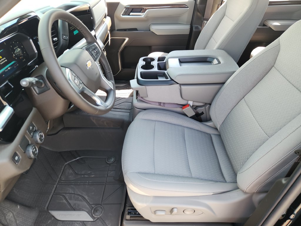 2026 Chevrolet Silverado 1500 LT - Photo 9