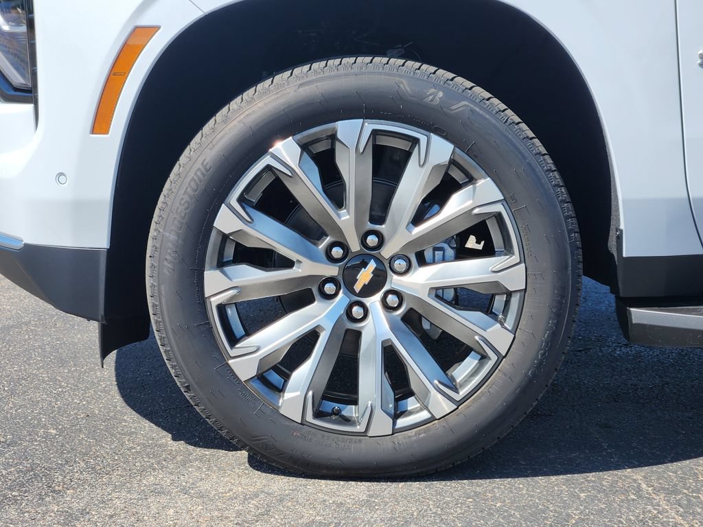 2026 Chevrolet Suburban High Country - Photo 8