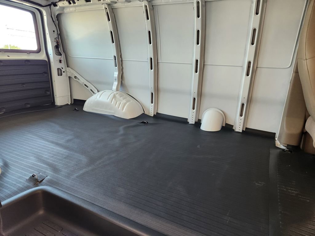 2025 Chevrolet Express Cargo Work Van - Photo 21