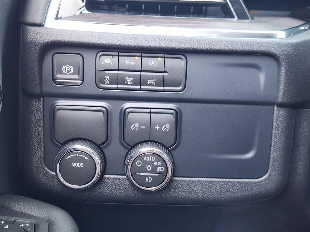 2026 Chevrolet Suburban LT - Photo 16