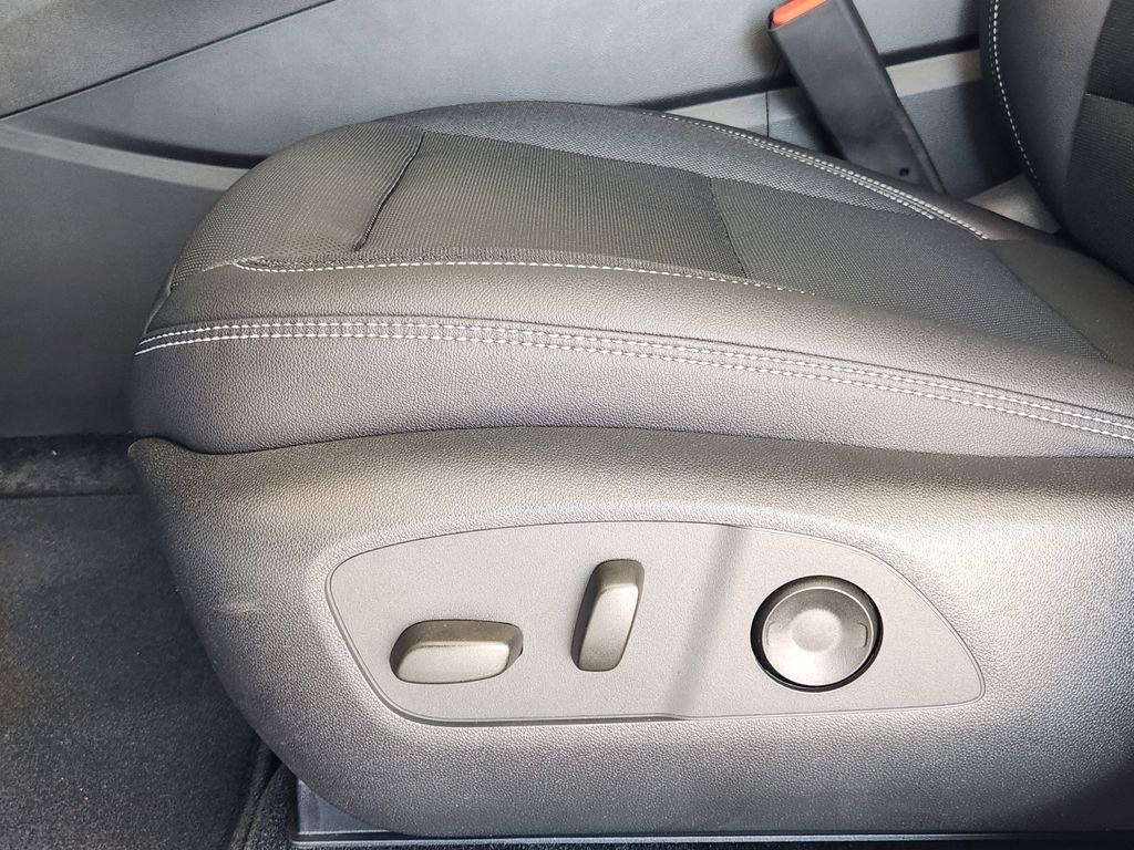 2025 Chevrolet Blazer EV LT - Photo 18