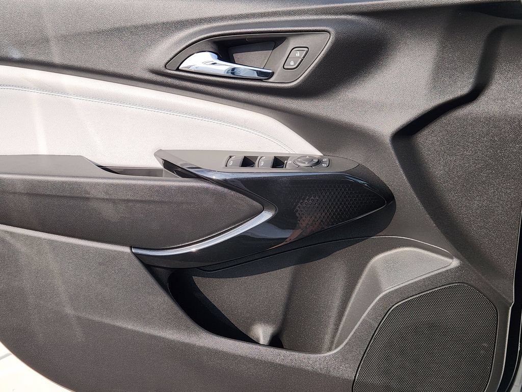2026 Chevrolet Trax LT - Photo 17