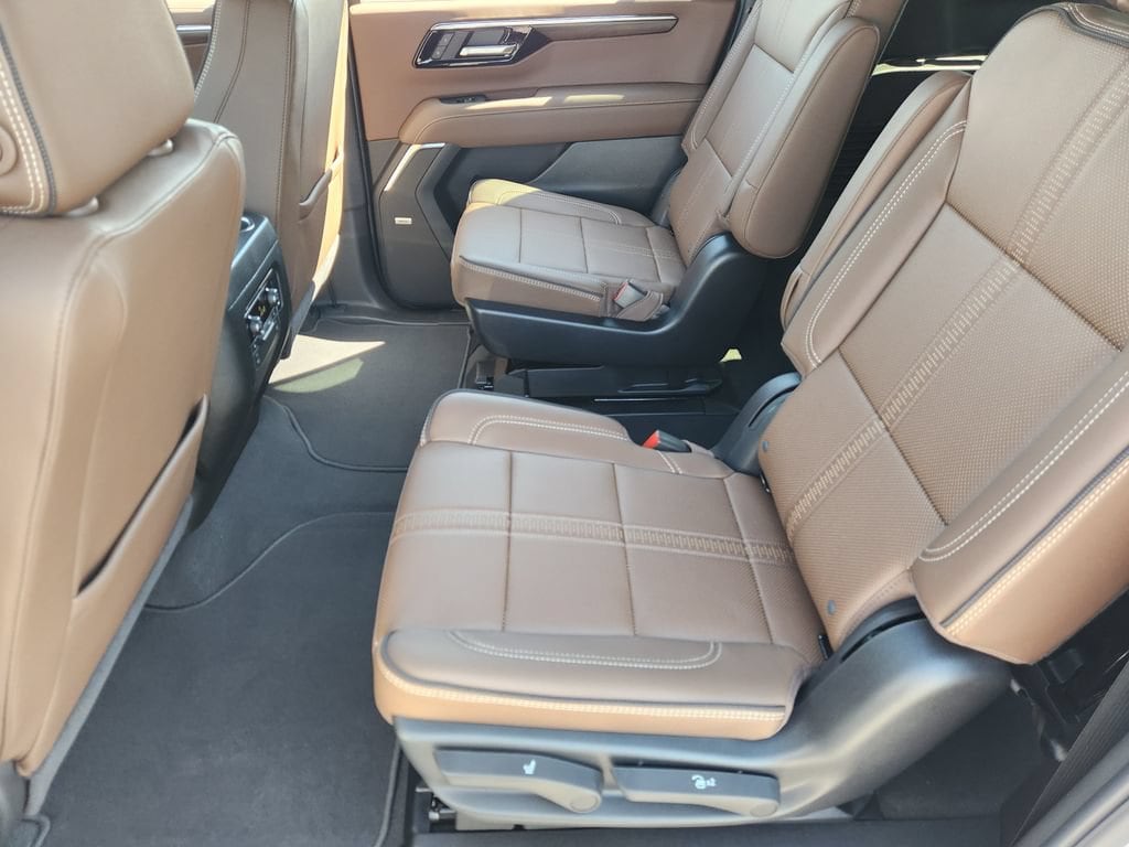 2026 Chevrolet Suburban High Country - Photo 22