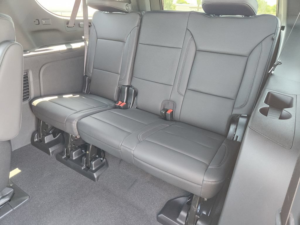 2026 Chevrolet Suburban LT - Photo 23