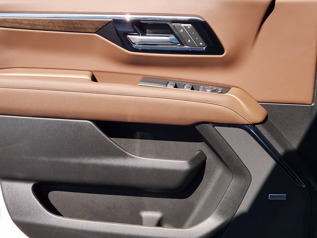 2026 Chevrolet Suburban High Country - Photo 18