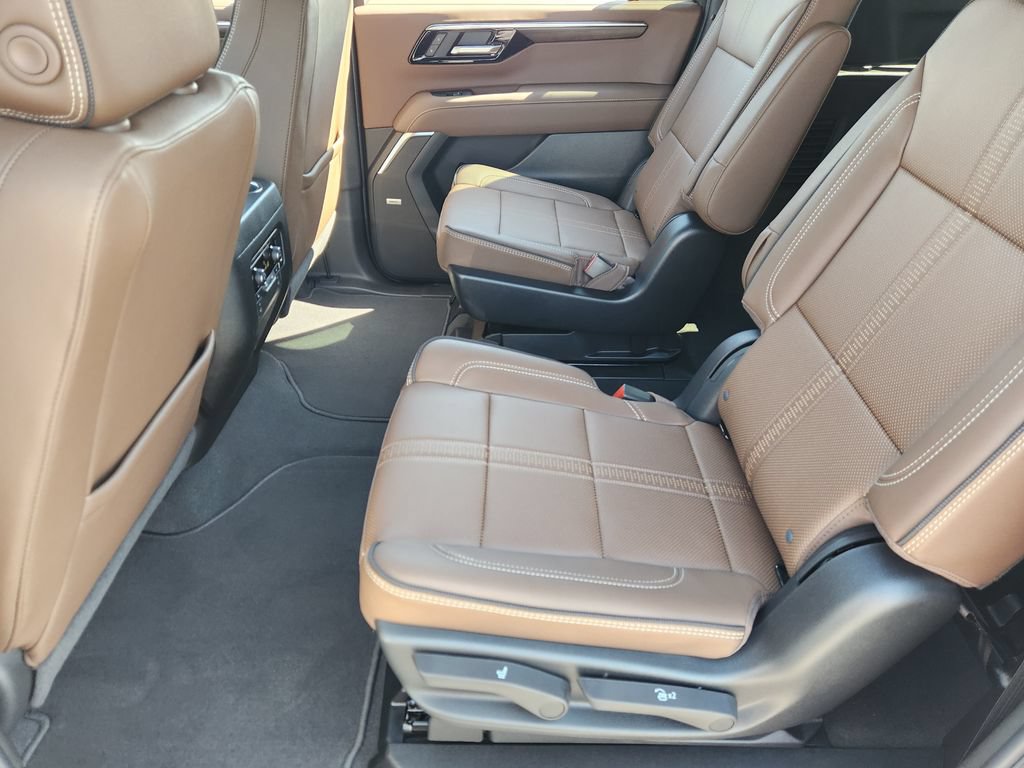 2026 Chevrolet Suburban High Country - Photo 24