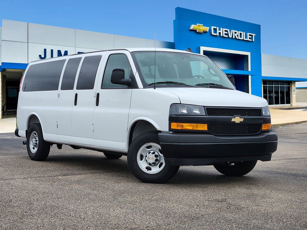 2025 Chevrolet Express 3500 LS Extended's photo