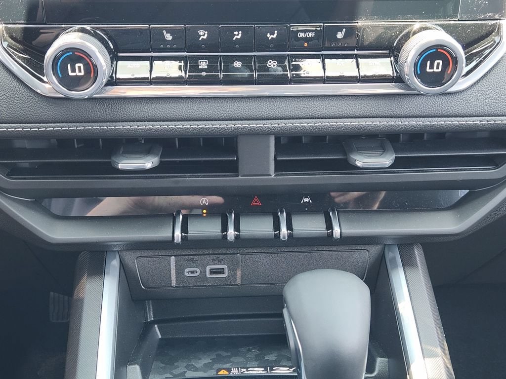 2026 Chevrolet Colorado LT - Photo 15