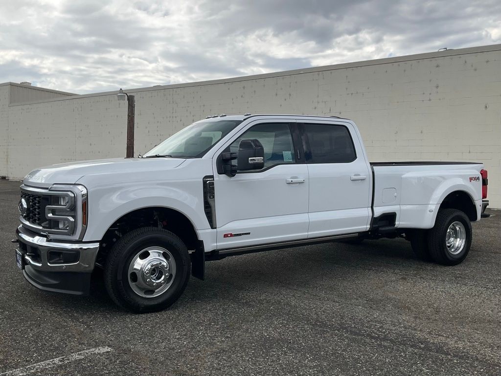 New 2026 Ford Super Duty F-350 Lariat TRUCK