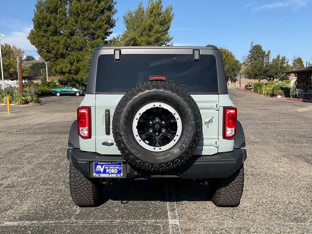 2024 Ford Bronco Black Diamond photo 4