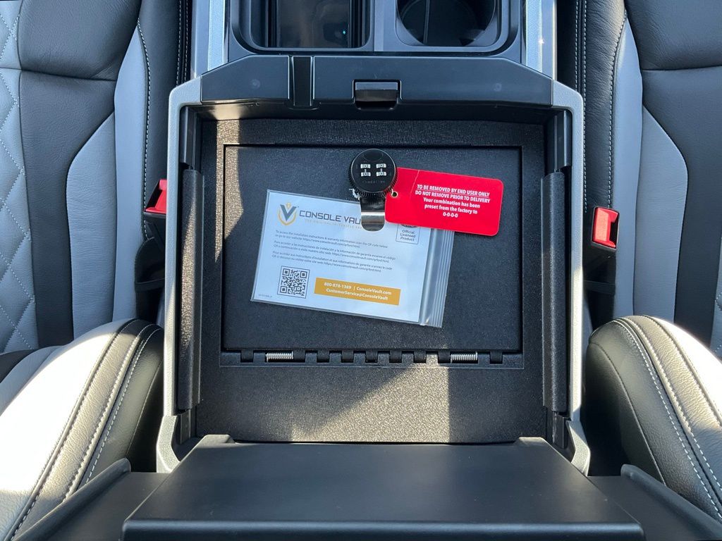 2025 Ford F-250 Super Duty XLT - Photo 38