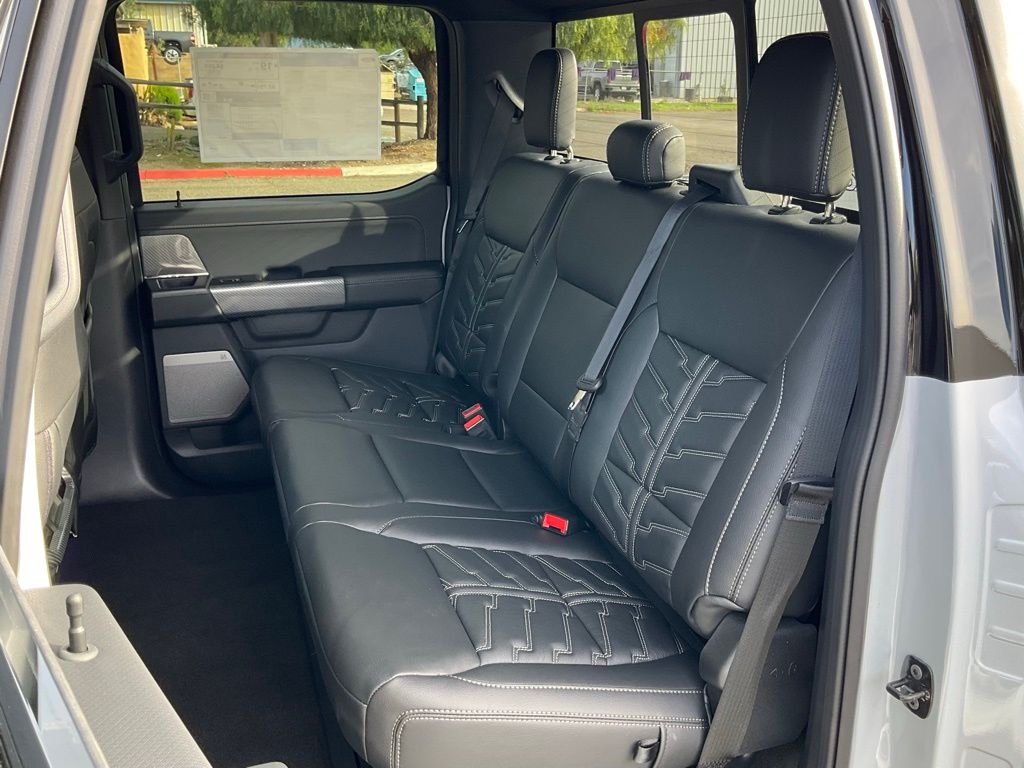 2025 Ford F-150 XLT - Photo 31