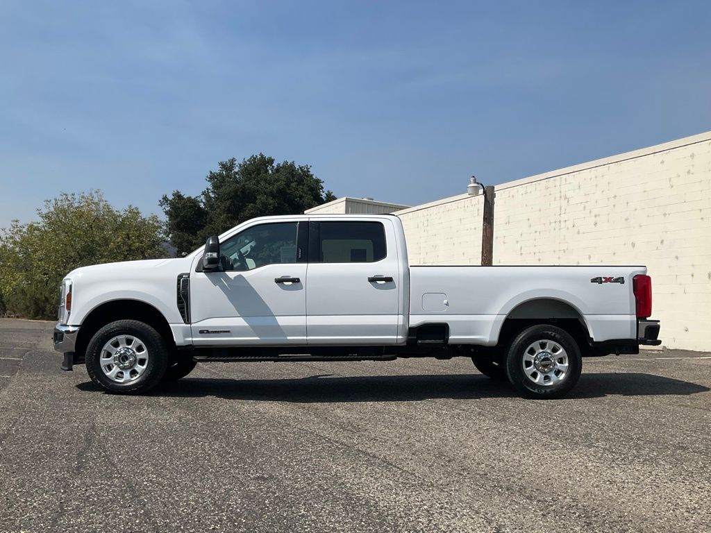 2024 Ford F-250 XLT photo 3