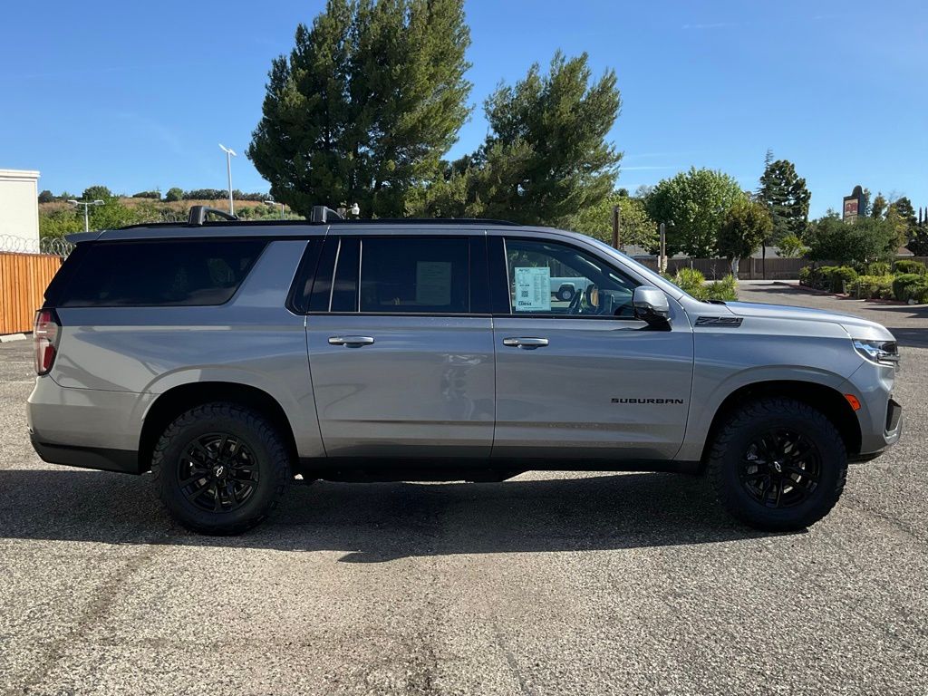 2021 Chevrolet Suburban Z71 photo 6