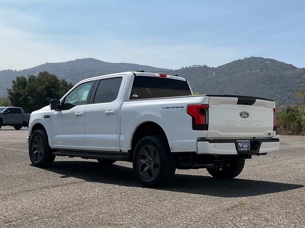 2025 Ford F-150 Lightning photo 4