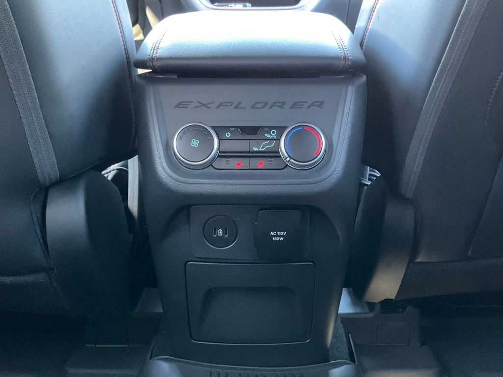 2025 Ford Explorer ST-LINE - Photo 28