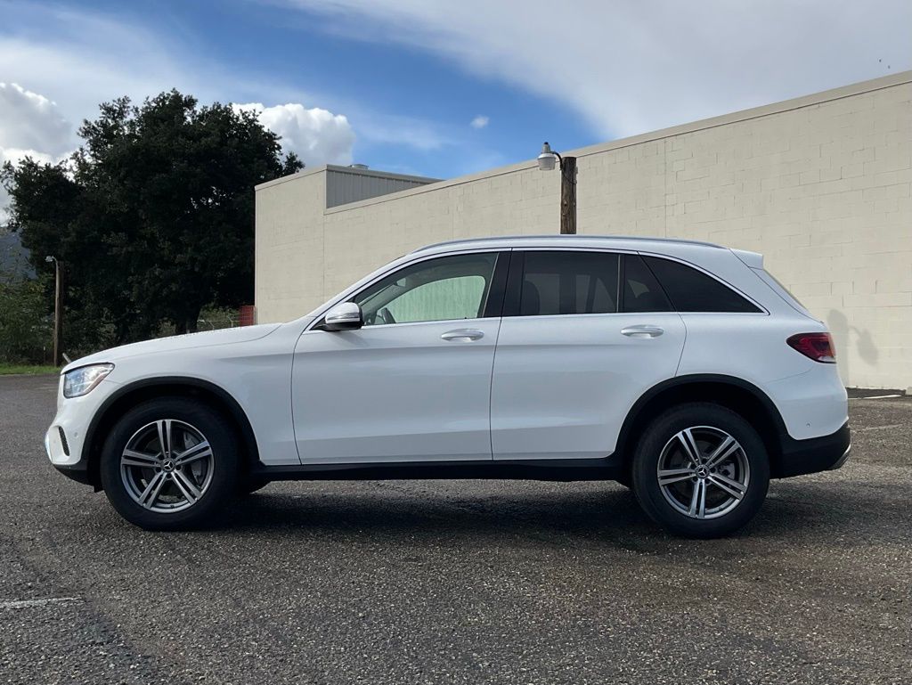 2021 Mercedes Benz GLC 300 photo 2